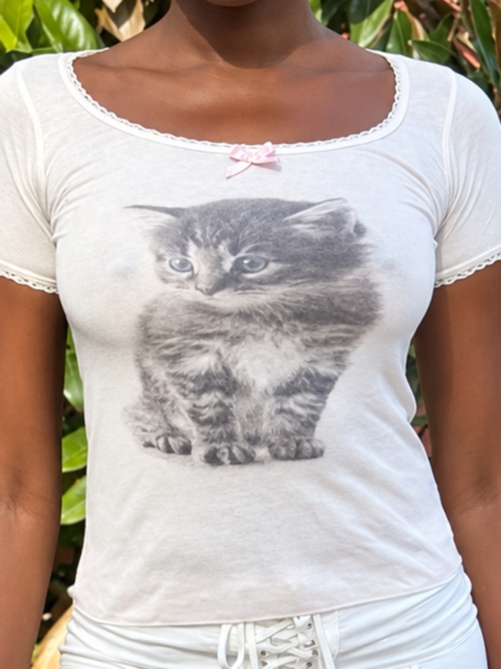Serpenti White Kitten Graphic Lace Trim Super Thin Baby Tee